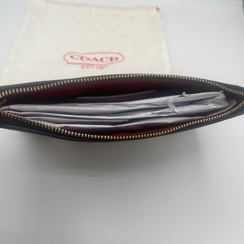 Coach Signature Jacquard with Stripes - Picture 4 of 6